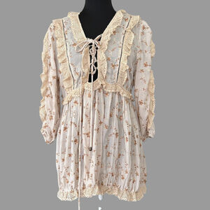 POL Cream Floral Lace Up Babydoll Blouse Large